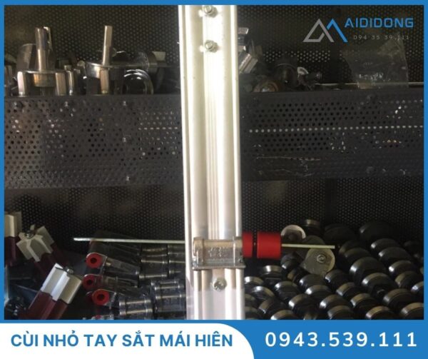 Cùi nhỏ tay sắt mái hiên (2)