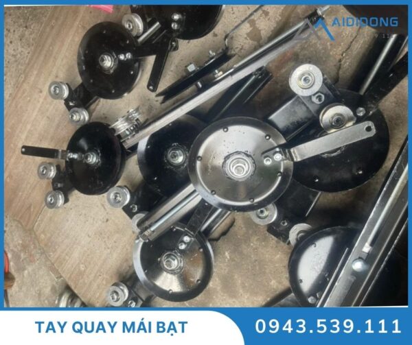 Tay quay mái bạt (2)