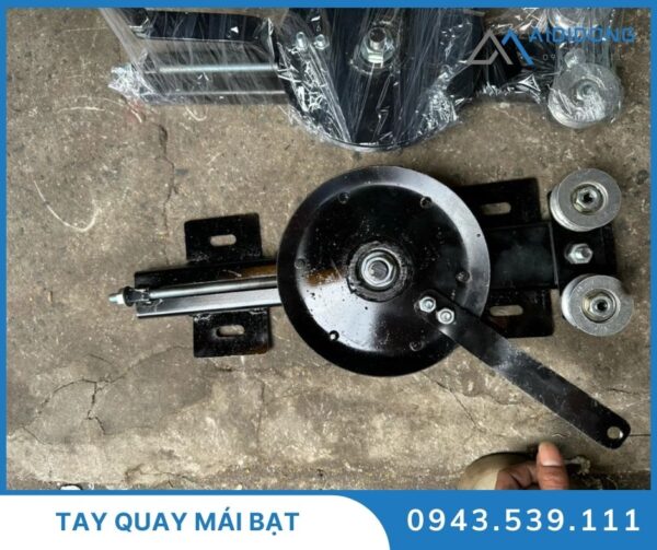 Tay quay mái bạt (2)