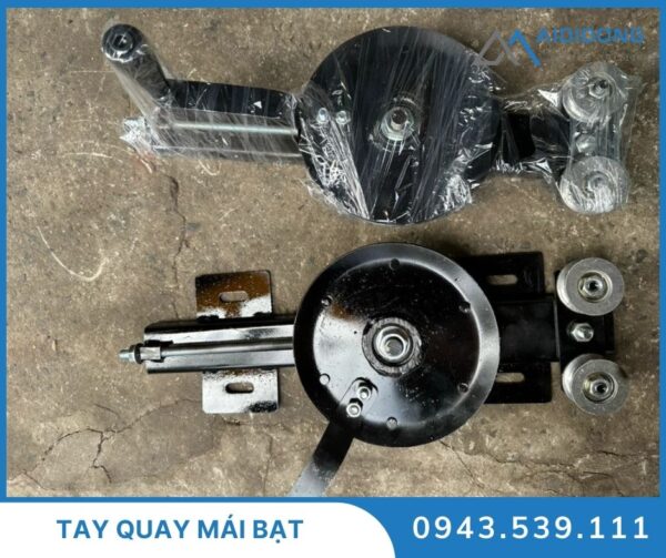 Tay quay mái bạt (2)